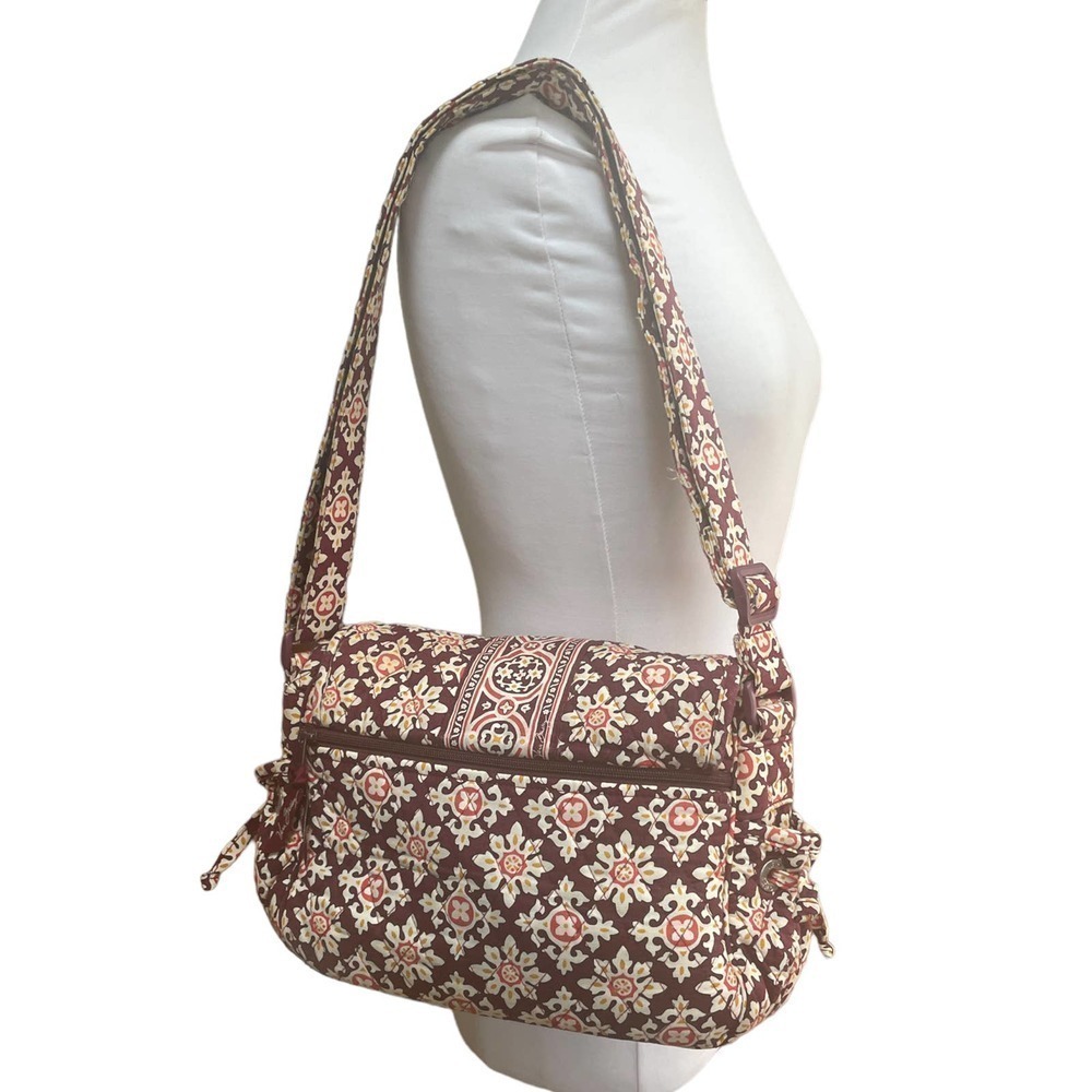 Vera Bradley Medallion Lindsay Crossbody Flap Messenger Shoulder Bag - Picture 4 of 16